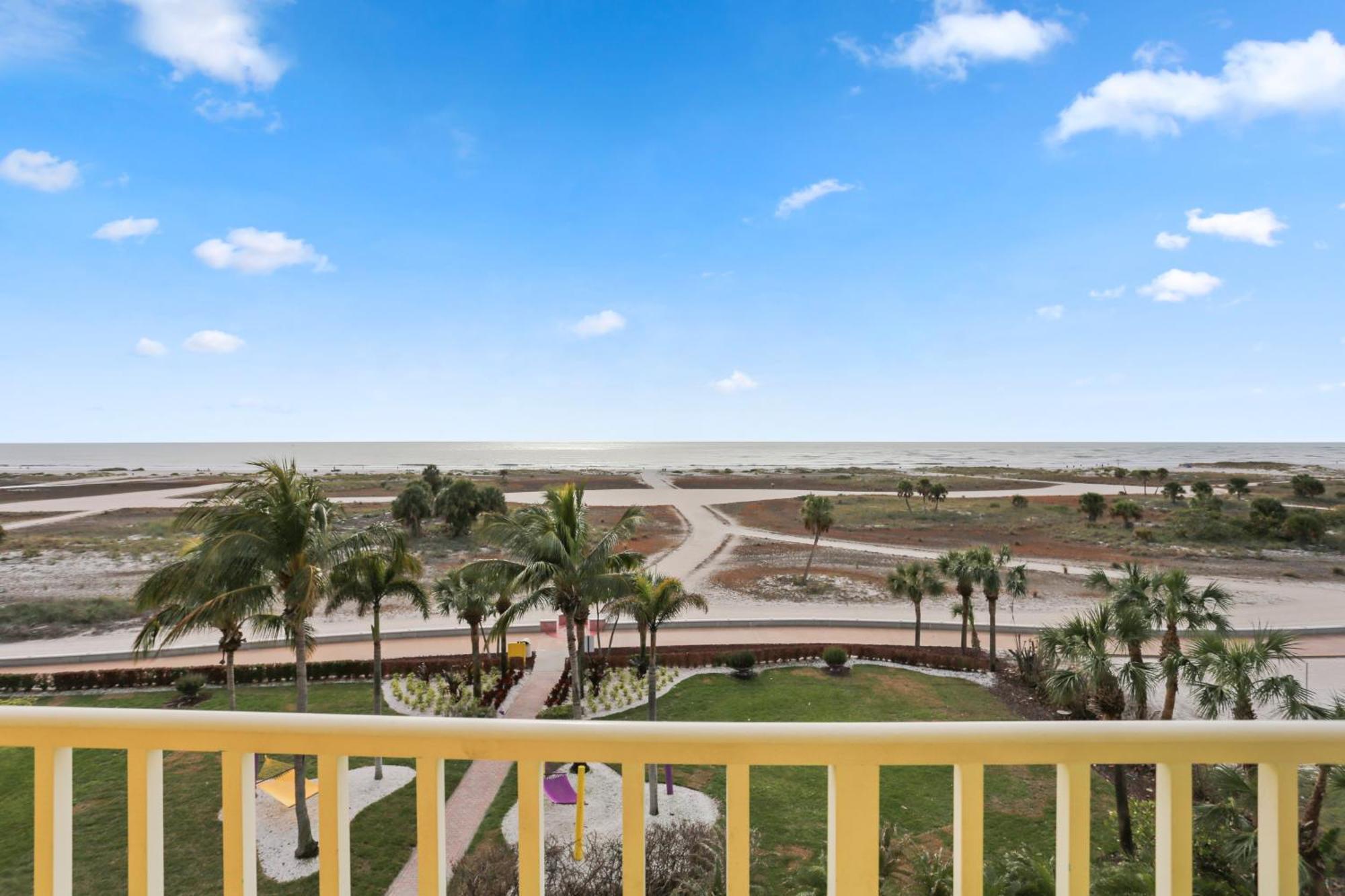 South Beach Condo Hotel By Travel Resort Services, Inc. St. Pete Beach Eksteriør billede