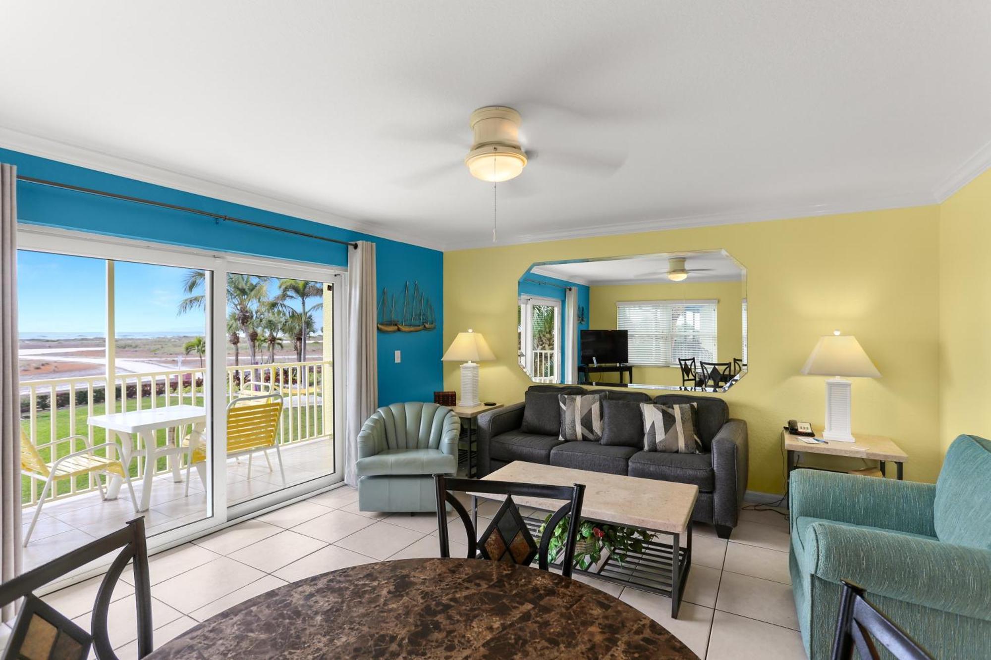 South Beach Condo Hotel By Travel Resort Services, Inc. St. Pete Beach Eksteriør billede
